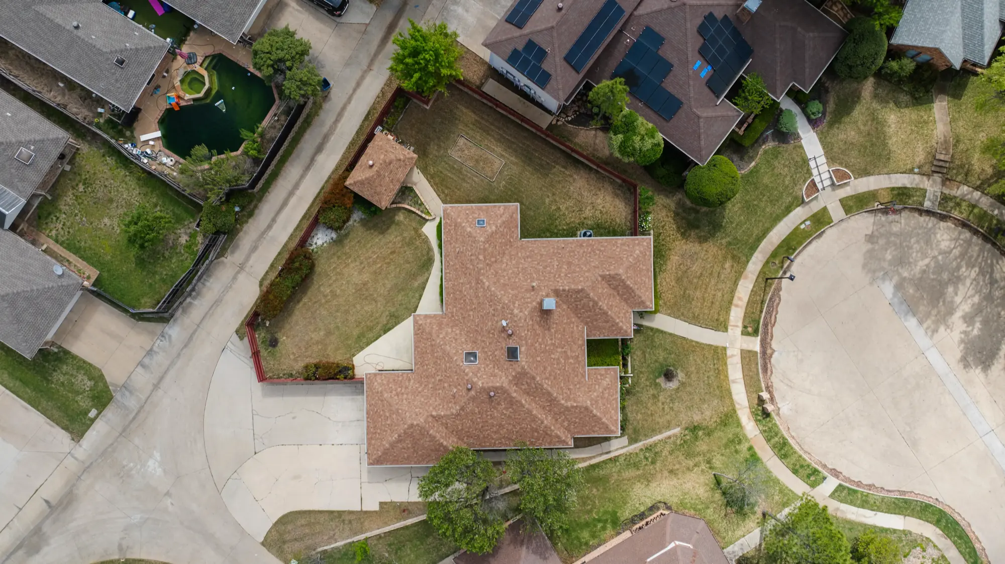 Aerial view of property on cul-de-sac